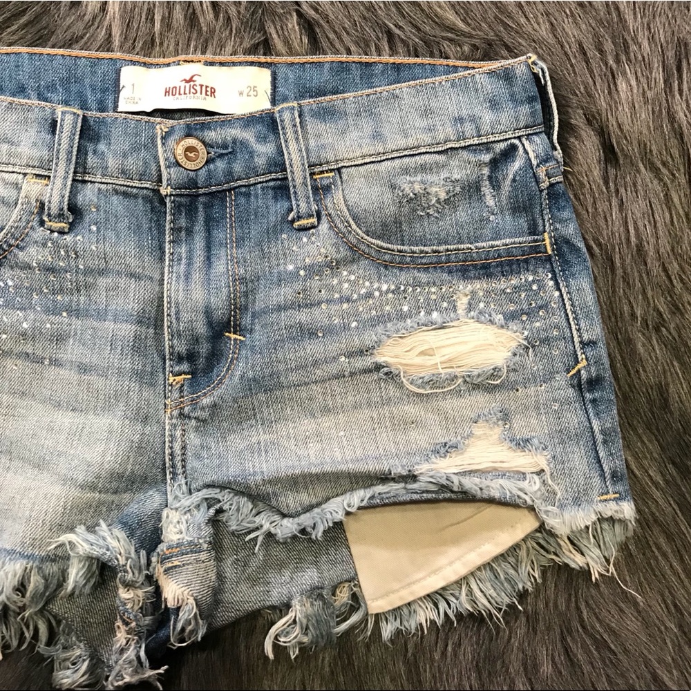 Hollister ripped jean shorts - Picture 1 of 5